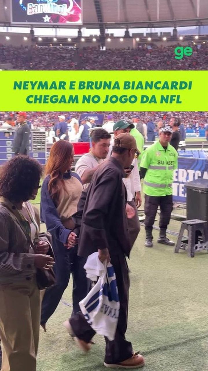 Neymar com camisa personalizada dos Dallas Cowboys no Maracanã