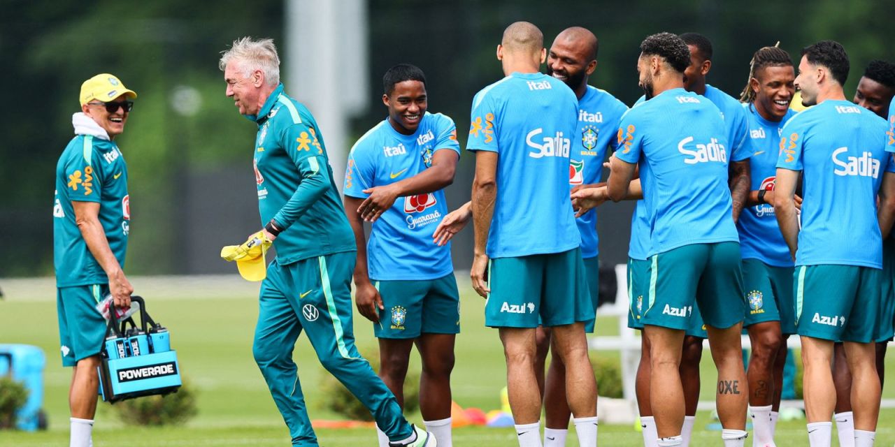 Neymar em reabilitação separado do grupo durante treino da seleção