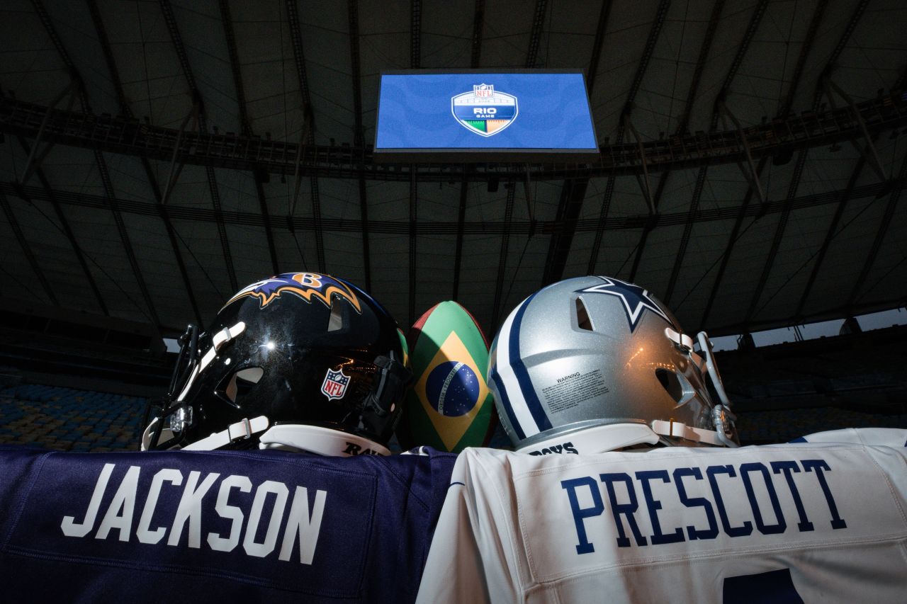 Jogadores da NFL em ação durante partida