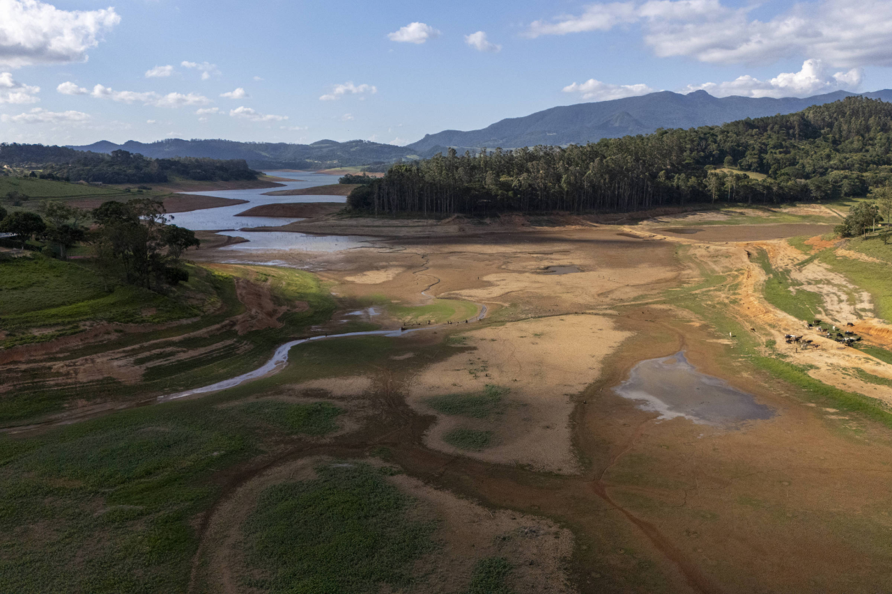 Reservatórios do sistema Cantareira com nível baixo