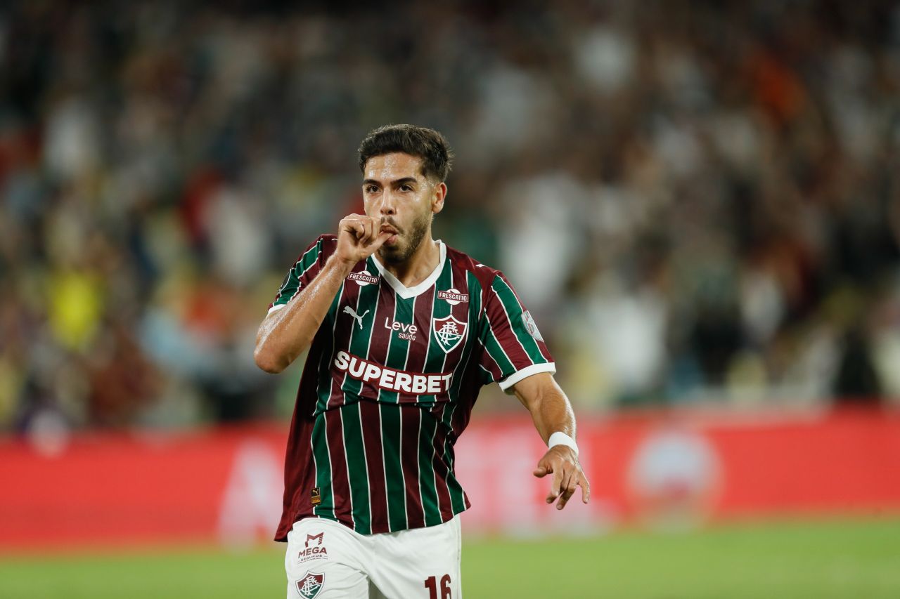 Nonato comemora gol pelo Fluminense no Maracanã