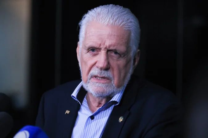 Senador Jaques Wagner em sessão no Senado Federal