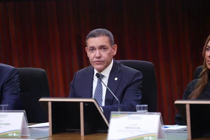 Kassio Nunes Marques durante reunião com embaixadores