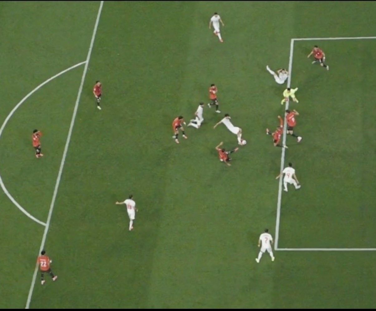 Khalilzadeh comemora gol anulado pelo VAR