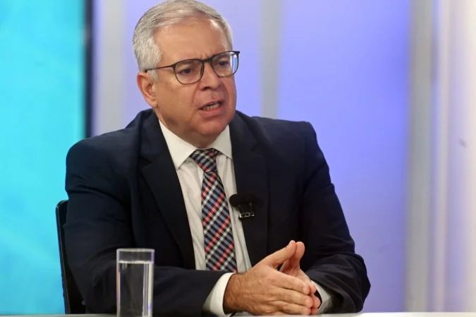 Paulo Maurício Siqueira, presidente da OAB-DF, durante entrevista