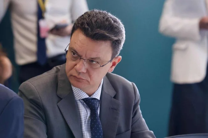 Odair Cunha durante sabatina na Câmara