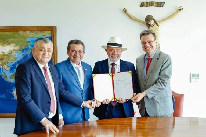 Odair Cunha durante cerimônia de posse no TCU