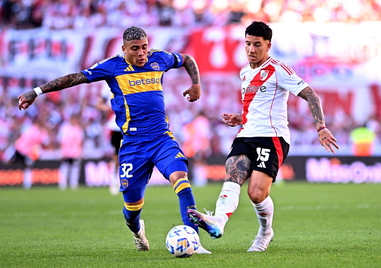Fluminense e Independiente Rivadavia em campo
