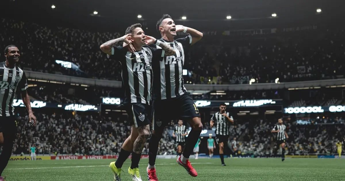 Jogadores do Atlético comemorando um gol
