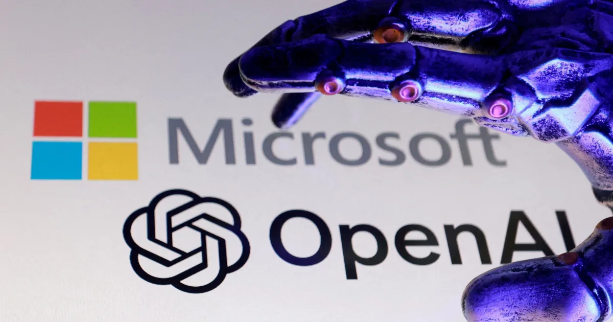 Logotipos da OpenAI e Microsoft sobre painel digital