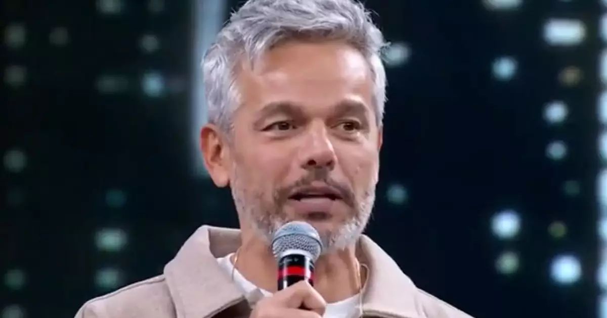 Otaviano Costa no estúdio do Domingão com Huck