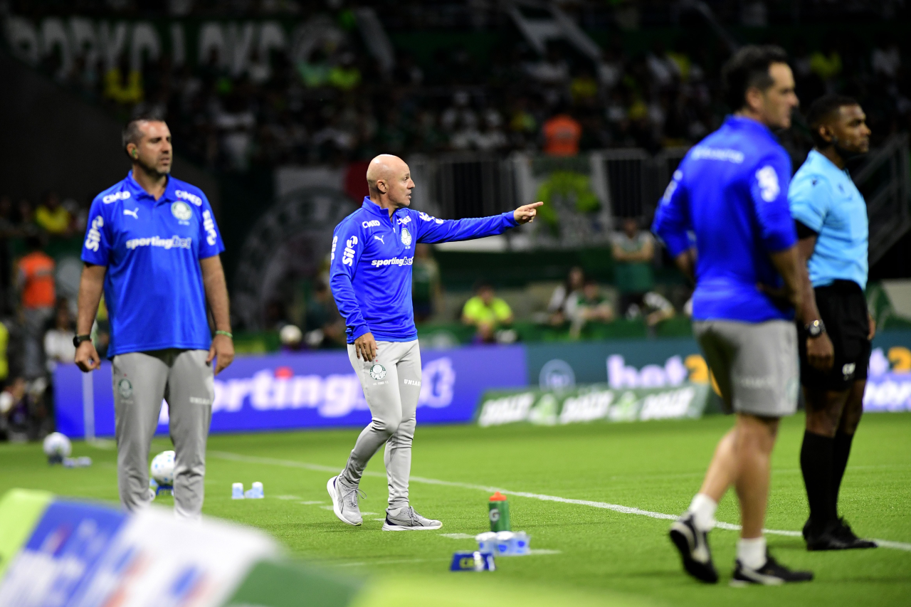 Comissão técnica do Palmeiras evita coletiva após jogo