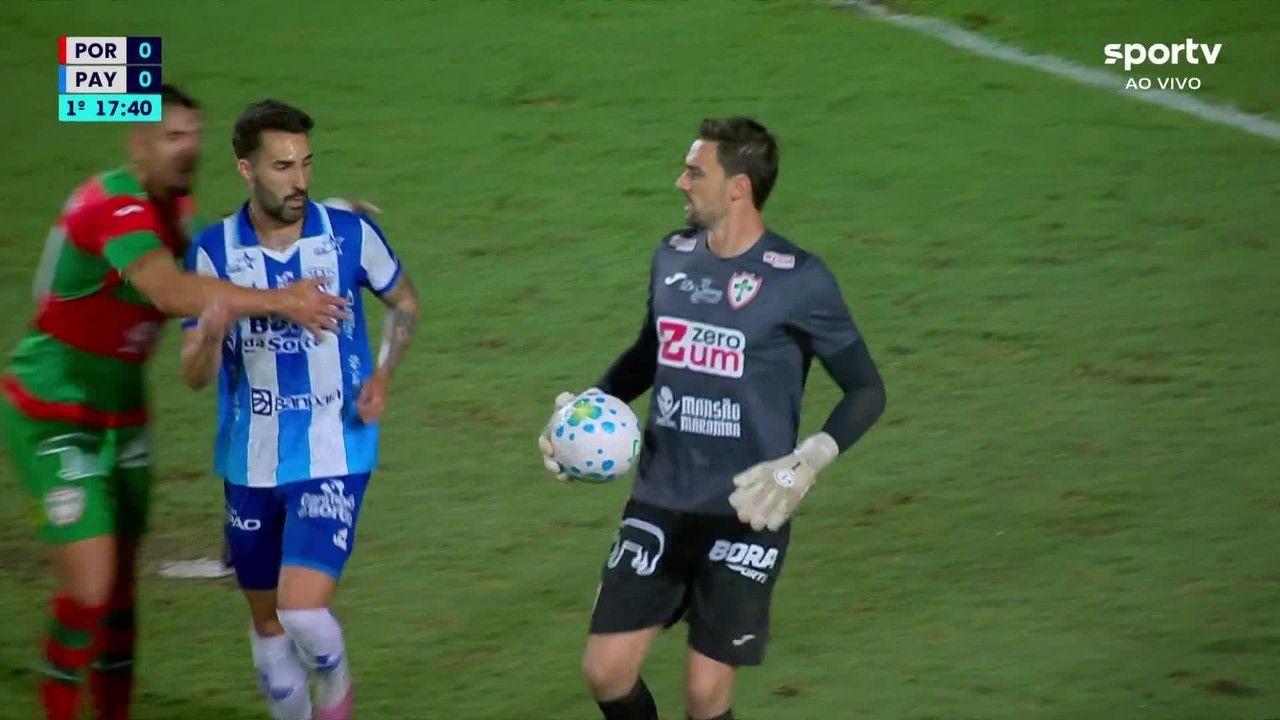 Bruno Bertinato em lance pela Portuguesa