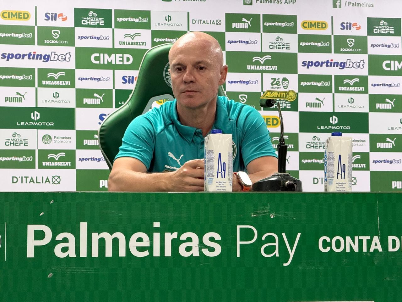 Vitor Castanheira em entrevista coletiva após Palmeiras x Santos