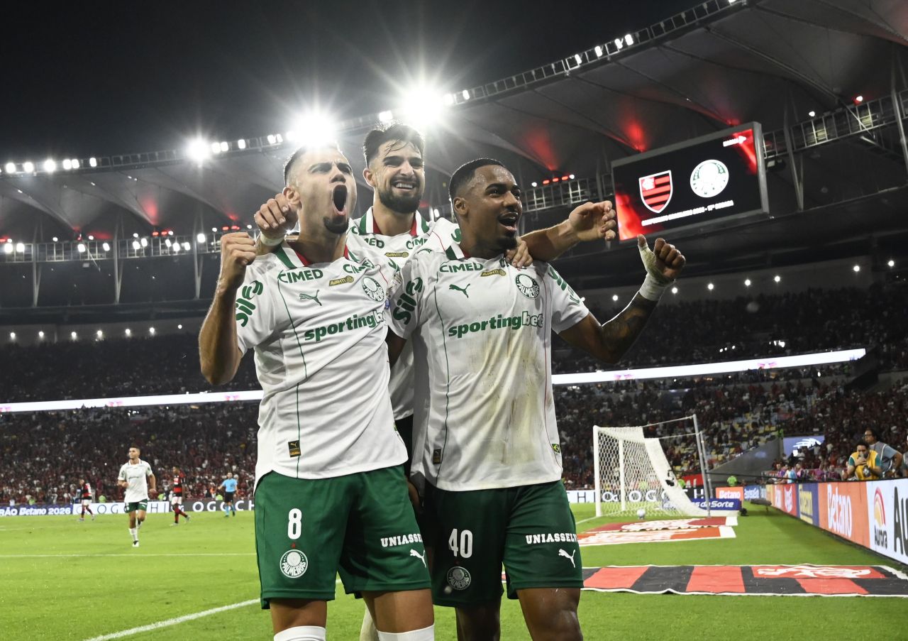 Jogadores do Palmeiras comemoram gol no Maracanã