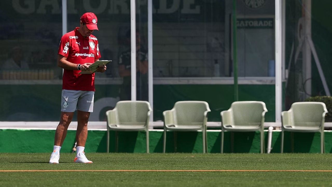 Abel Ferreira em treino do Palmeiras