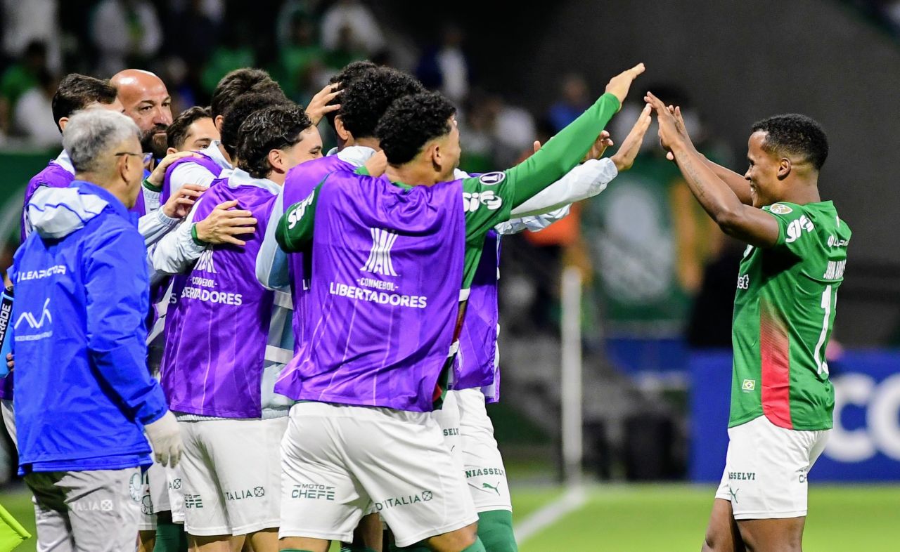 Arias comemora gol do Palmeiras contra Junior Barranquilla