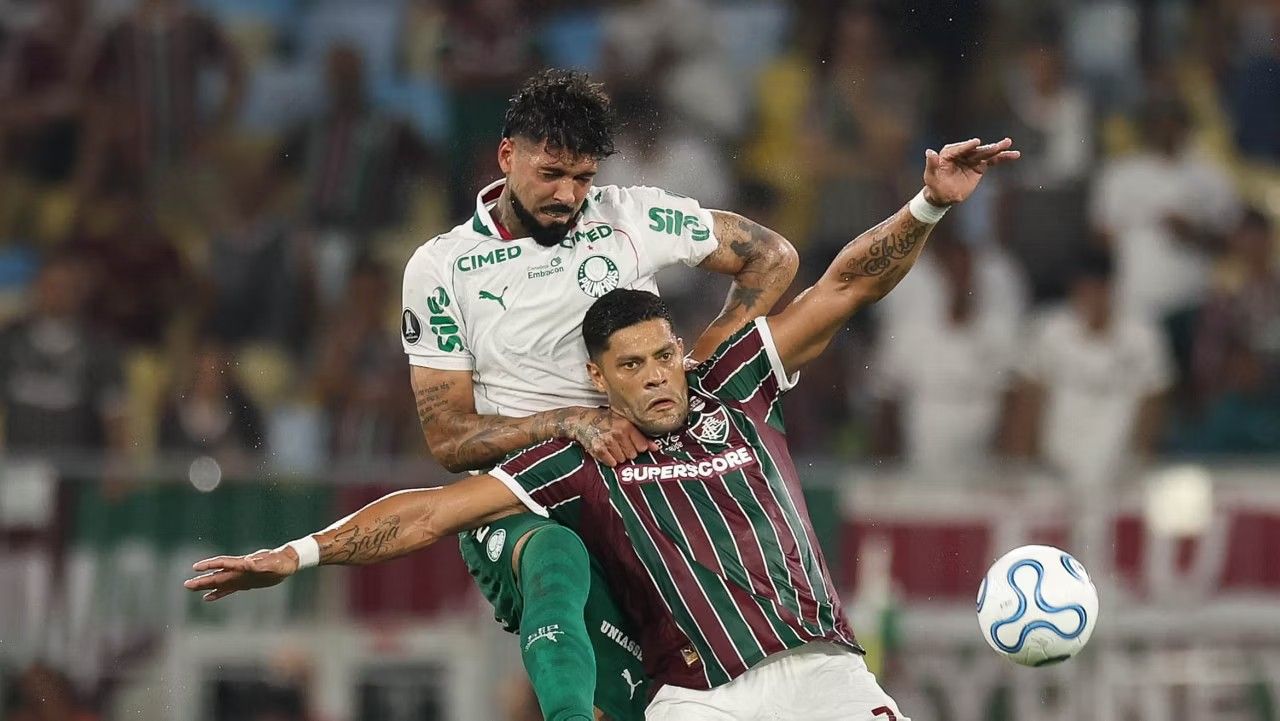 Barboza em disputa com Hulk