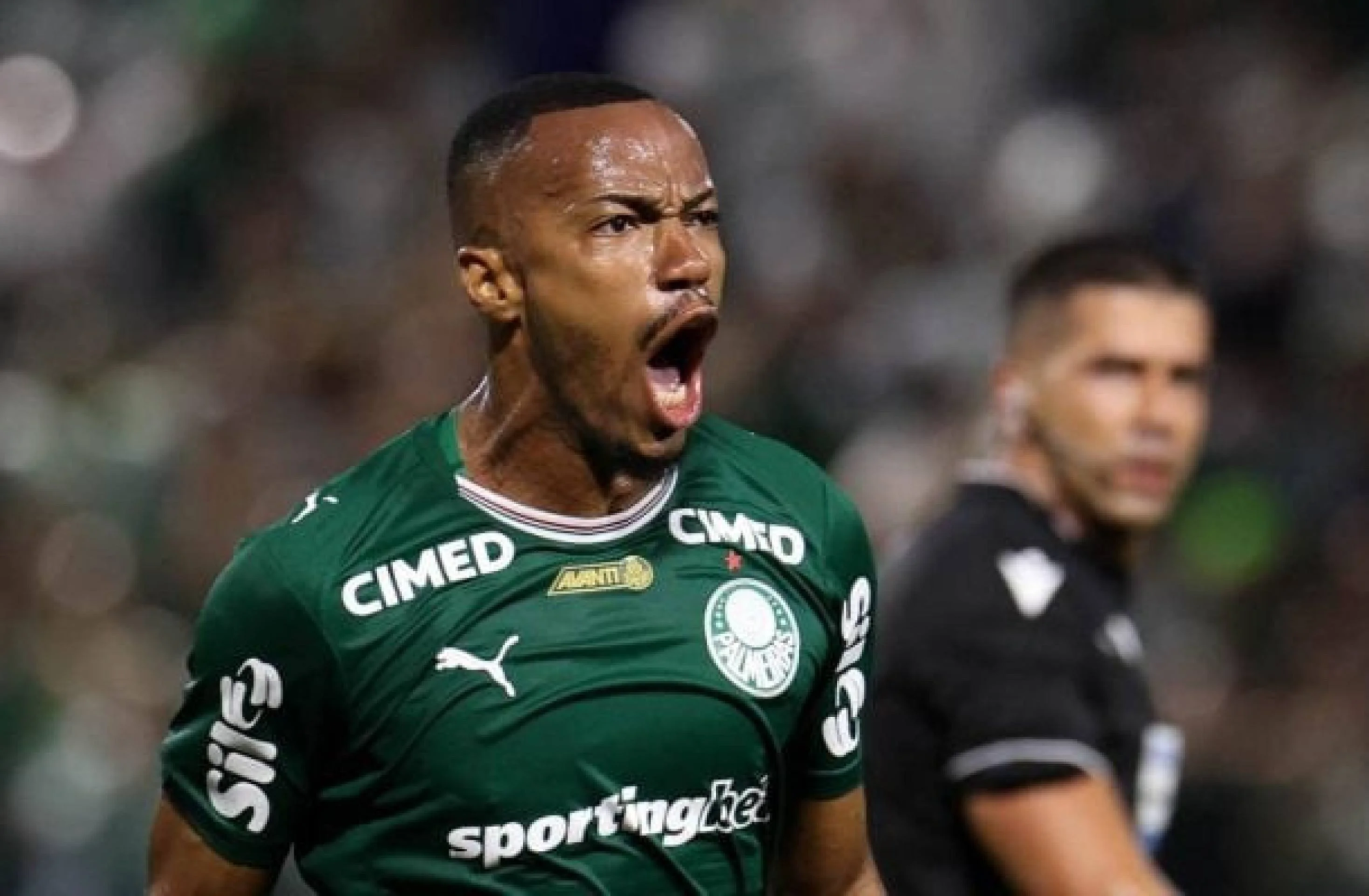 Marlon Freitas comemora gol com a camisa do Palmeiras