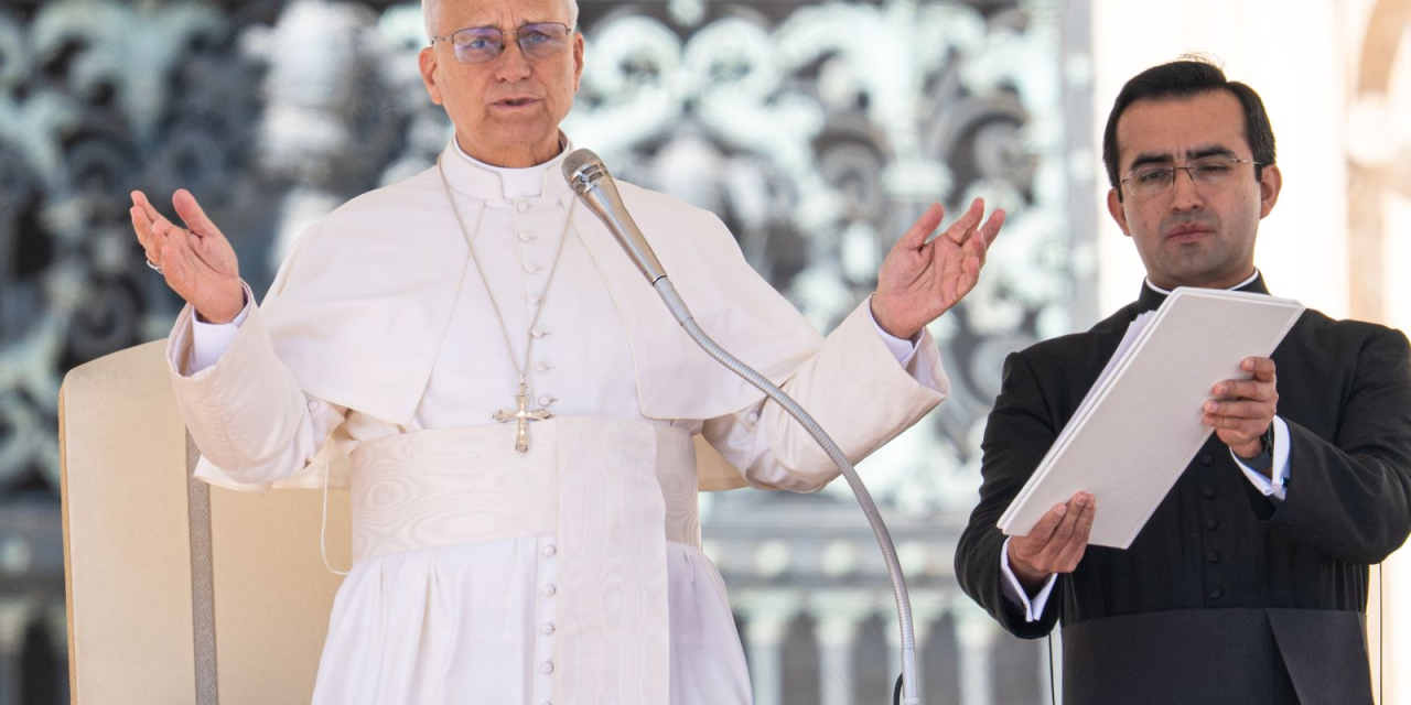 Papa durante vigília de oração na Basílica de São Pedro