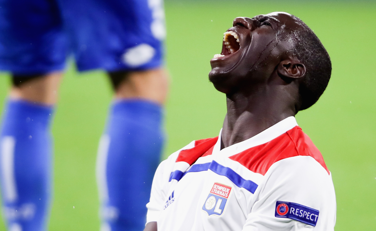 Pape Cheikh em ação com bola