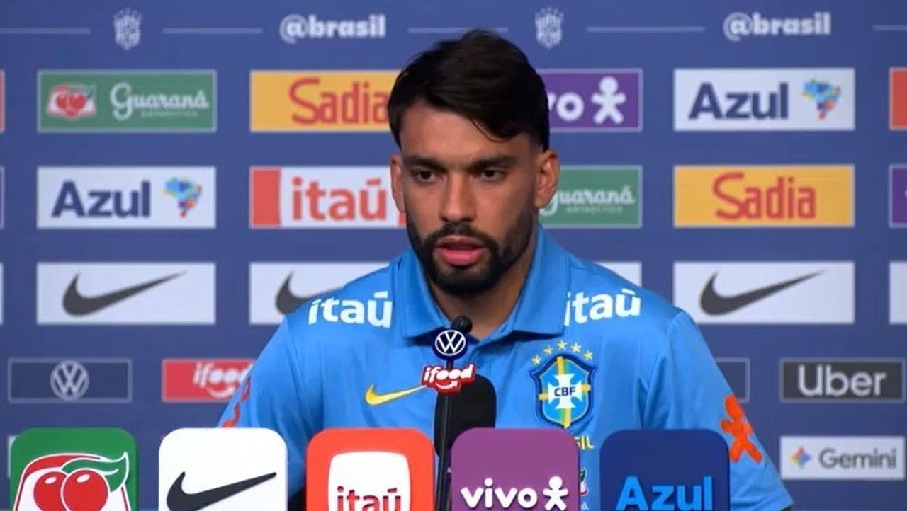 Lucas Paquetá durante entrevista coletiva