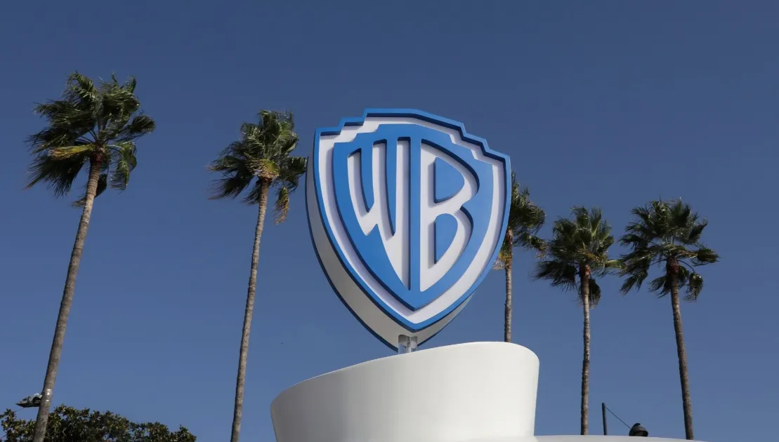Sedes da Paramount e Warner lado a lado