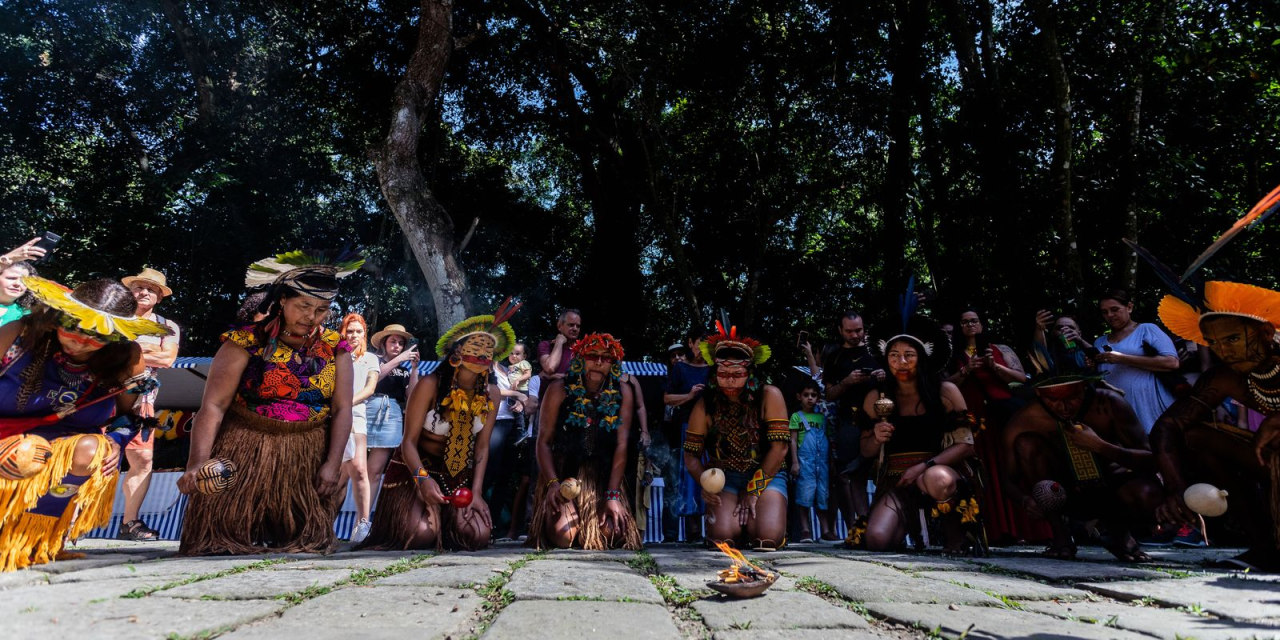 Feira indígena no Parque Lage