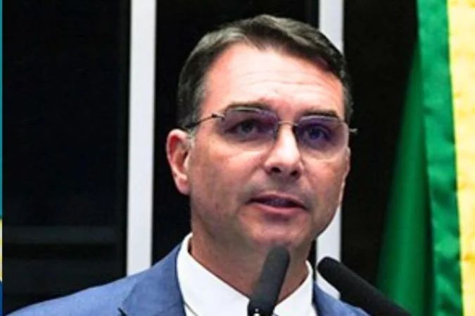 Logo do Partido Missão e imagem de Flávio Bolsonaro