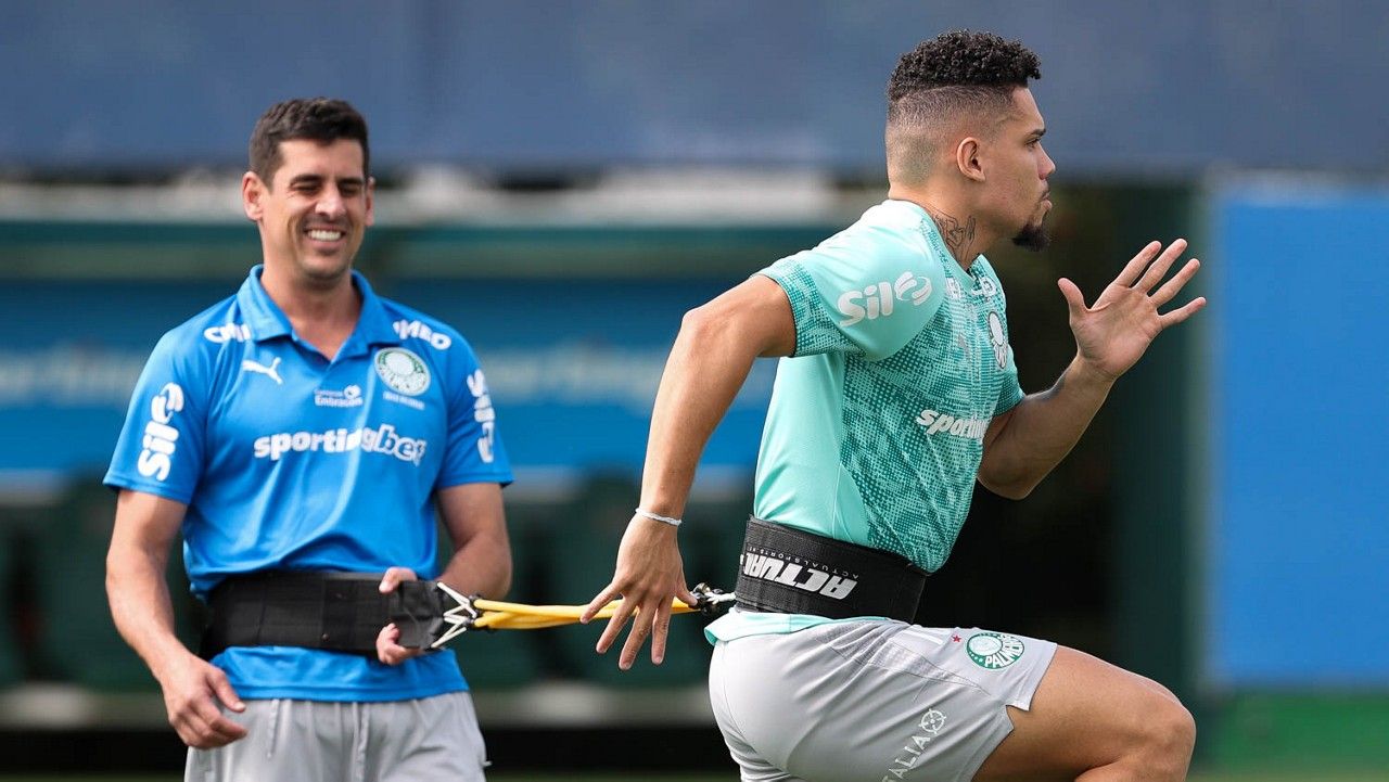 Paulinho em treino pelo Palmeiras