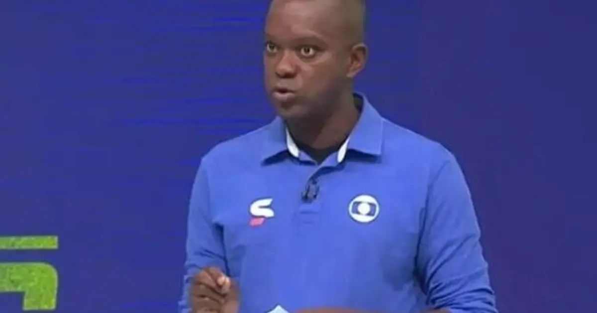Revisão do VAR no lance entre Piquerez e Ruan em Palmeiras x Atlético-MG