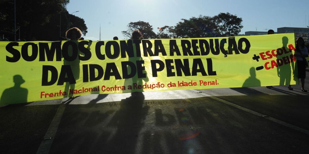 Plenário da Câmara discutindo maioridade penal