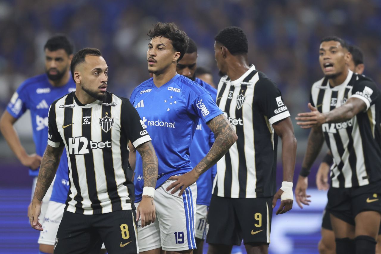 Éverson comemorando cobrança de pênalti pelo Atlético-MG