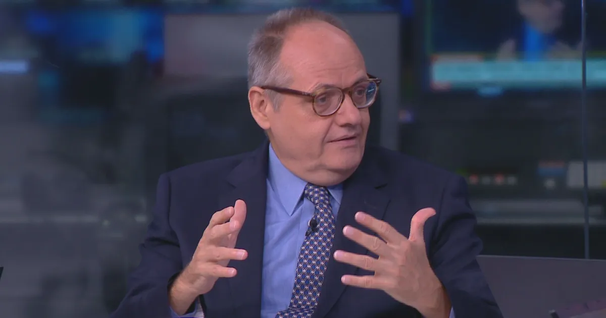 Samuel Pessôa em entrevista à TV