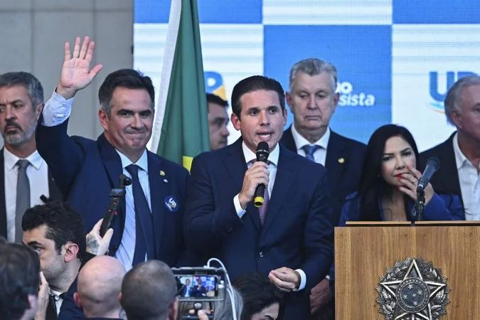 Documentos e mensagens apreendidos pela Polícia Federal