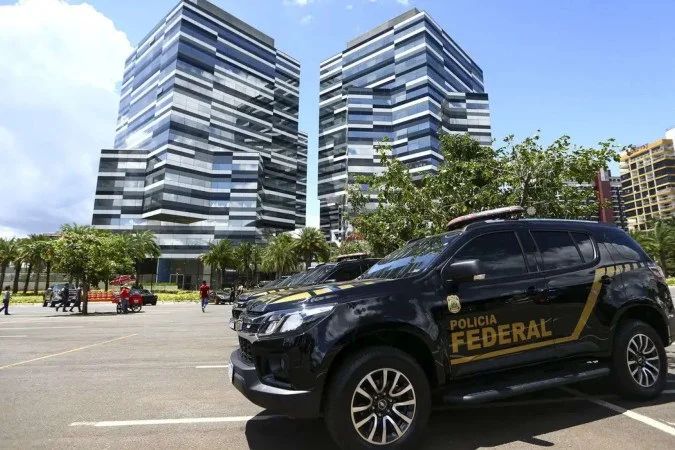 Agentes da Polícia Federal em operação
