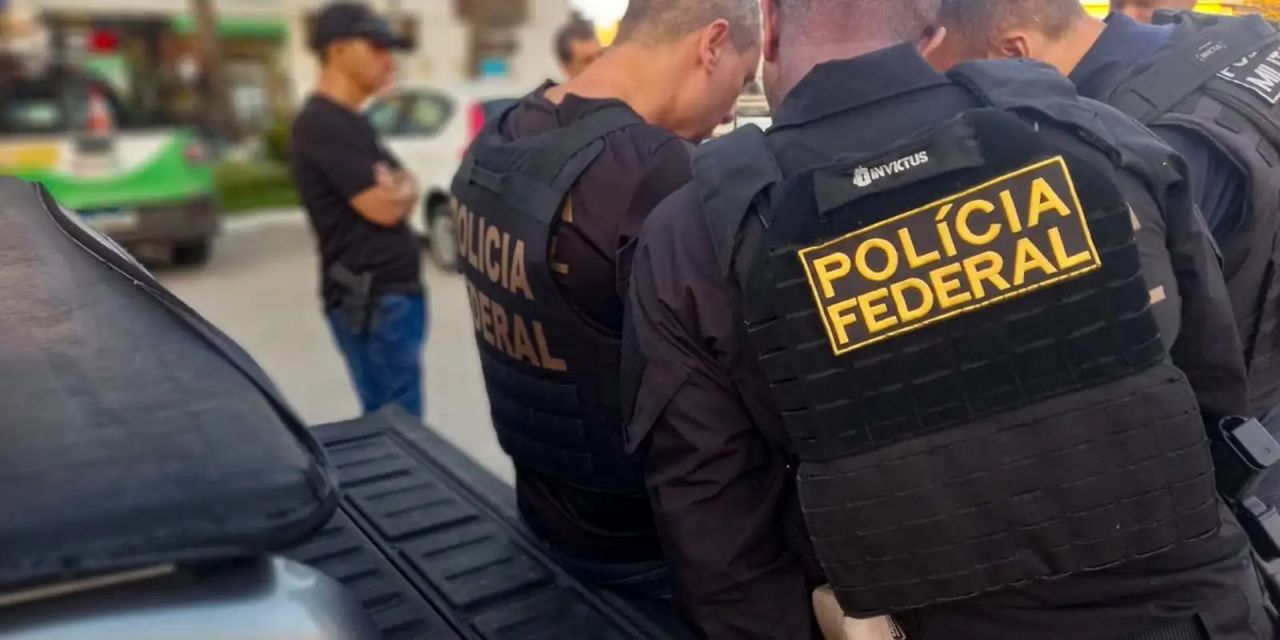 Agentes da Polícia Federal em operação no Rio de Janeiro