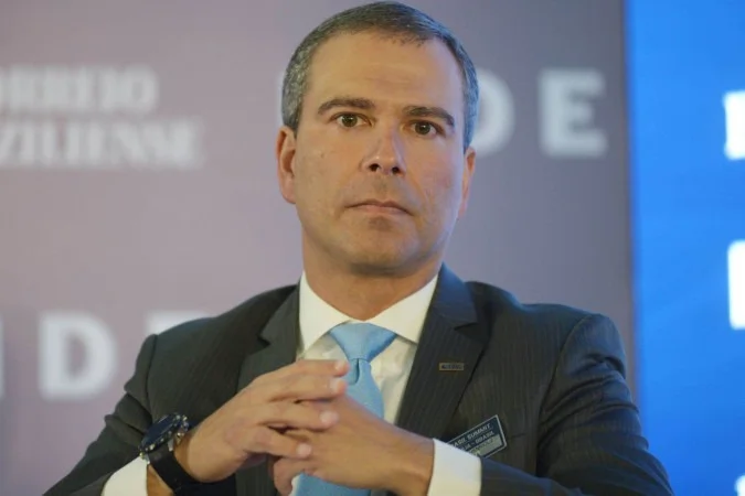 Agentes da Polícia Federal em diligência