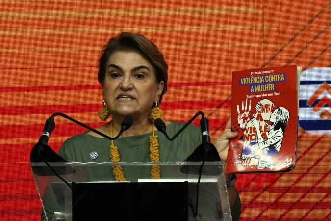 Ministra Márcia Lopes em entrevista
