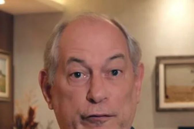 Ciro Gomes em vídeo anunciando agradecimento ao PL do Ceará