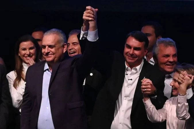 Alfredo Gaspar e Flávio Bolsonaro no anúncio da chapa