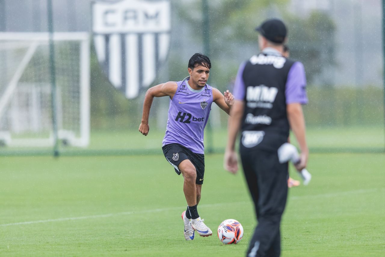 Kauã Pascini e Cauã Soares em treino