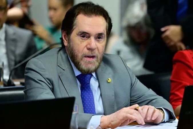 Plínio Valério na Comissão de Constituição e Justiça do Senado