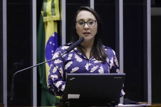 Renata Abreu, presidente do Podemos, em reunião partidária