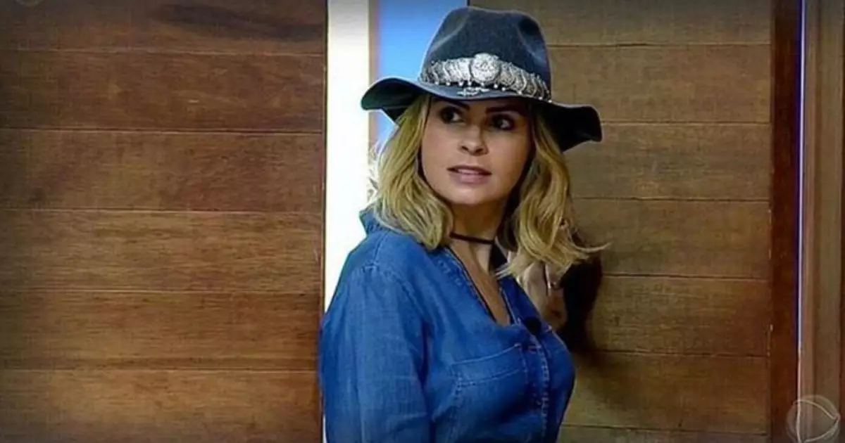 Ana Paula Renault em reality show