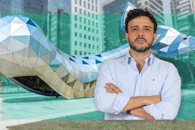 Renan Santos em ato de lançamento em São Paulo