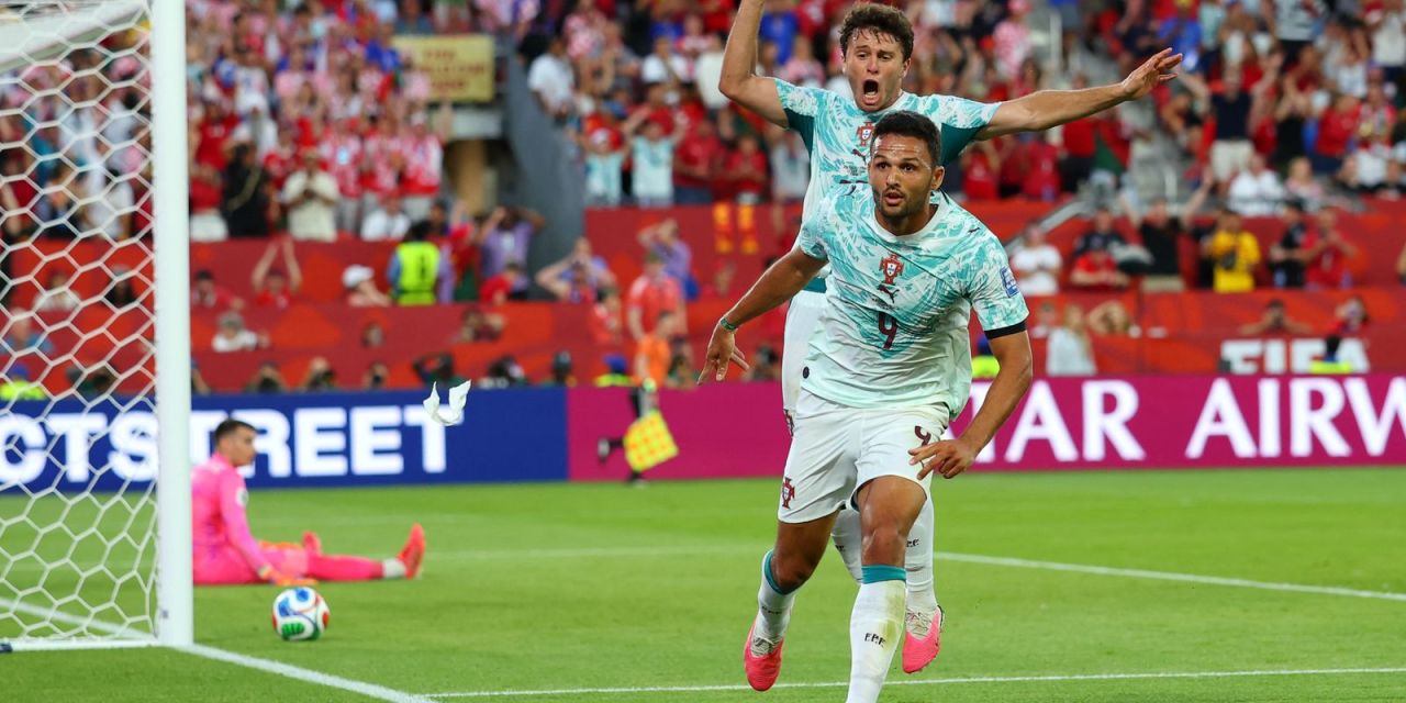 Gonçalo Ramos comemorando o gol decisivo