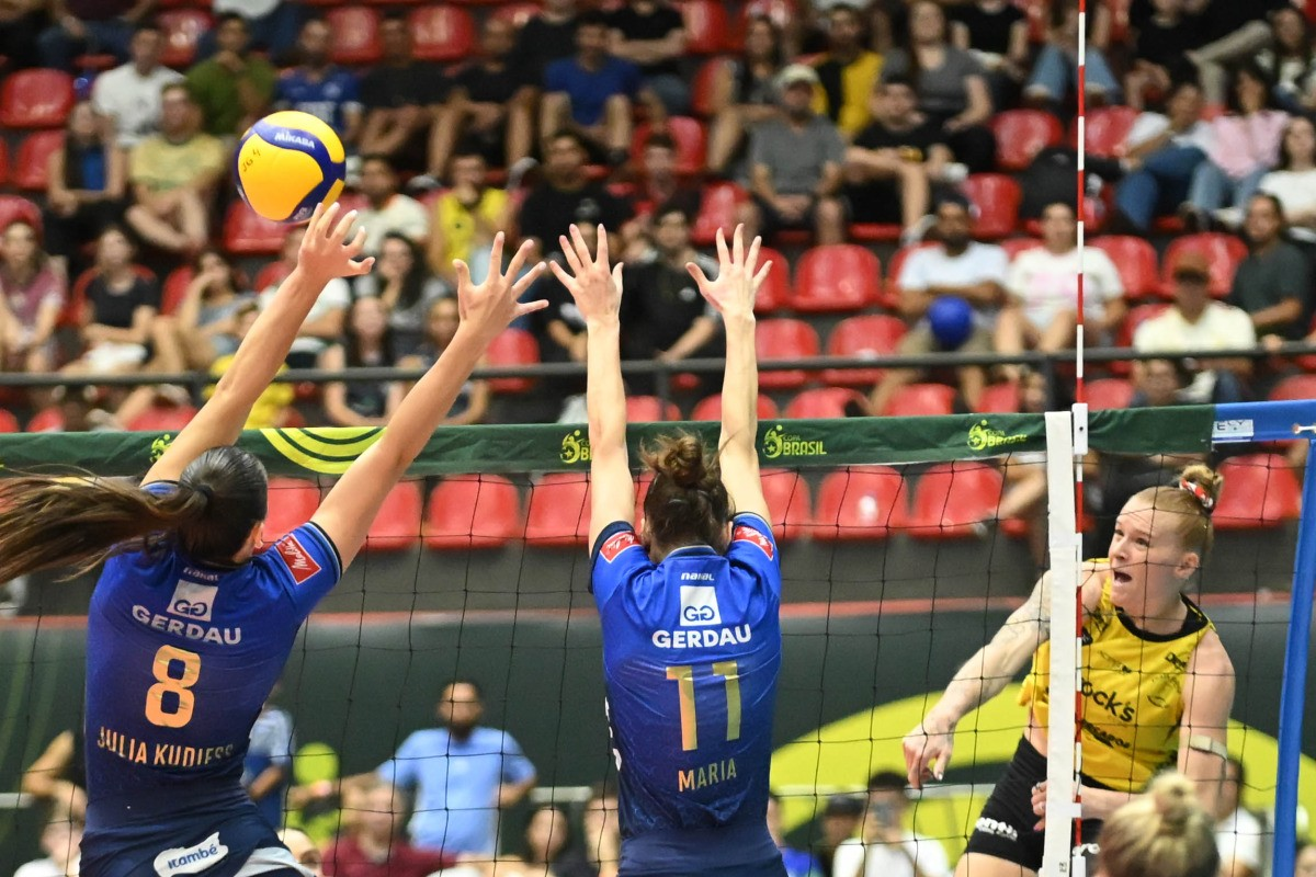 Partida entre Praia Clube e Minas pela Copa Brasil