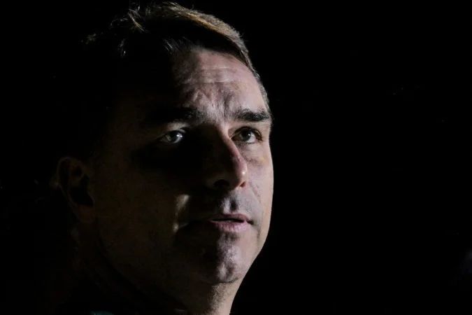 Protocolo de representação no TSE contra pesquisa Atlas/Bloomberg