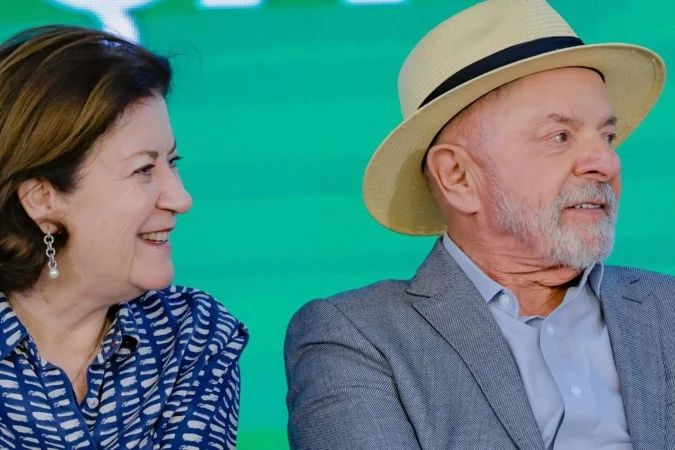 Candidatos presidenciais em evento público